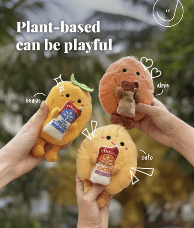 Beanie, Almie dan Oato, tiga plushie Vitasoy yang boleh ditukar menjadi beg tote boleh guna semula
